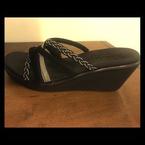 Never before worn sketchers sandals
